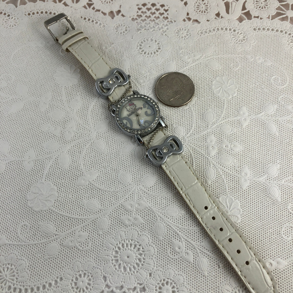 Hello Kitty Childs Watch MOP Face with Crystals - Picture 2 of 3